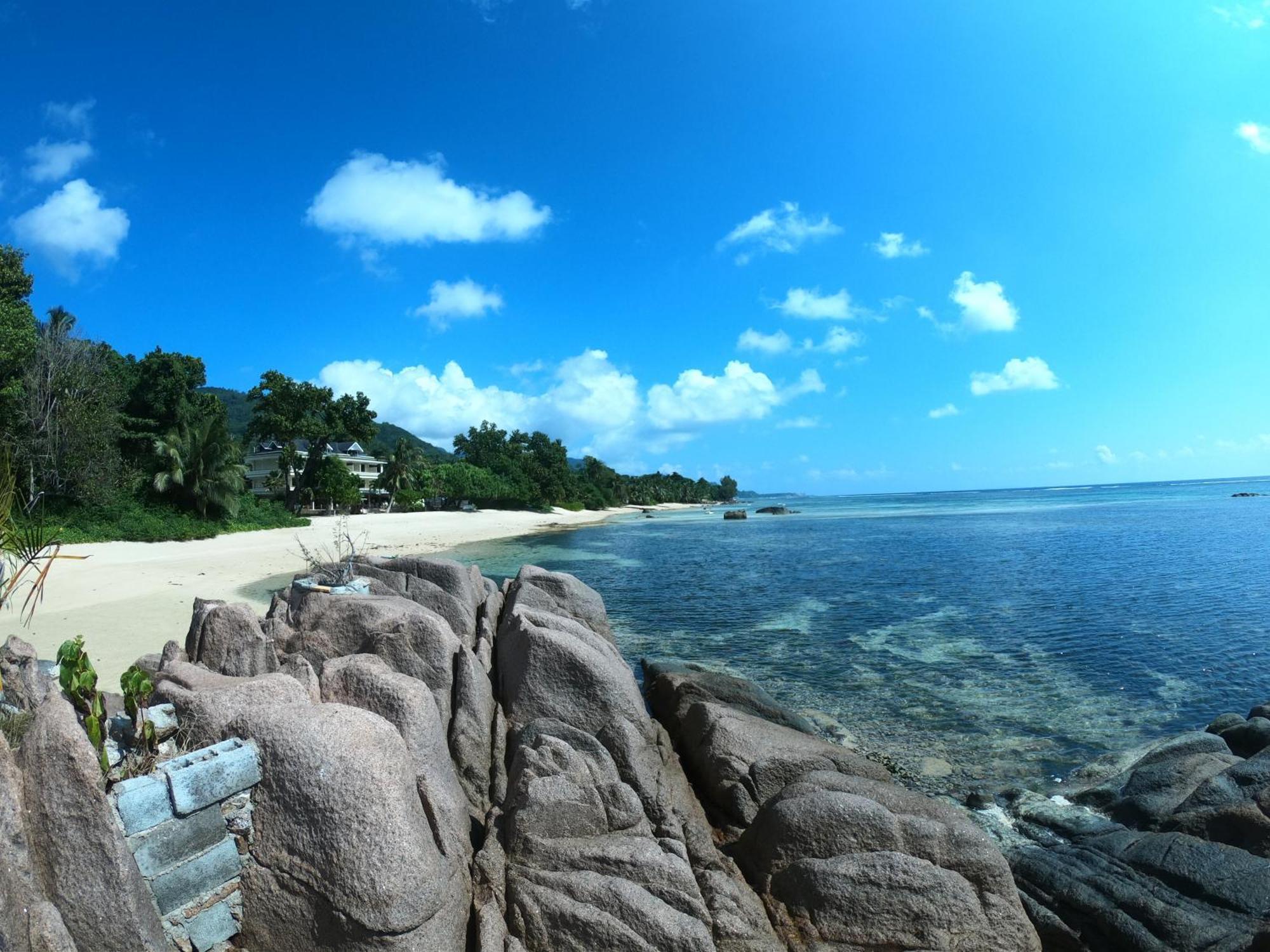 Crown Beach Hotel Seychelles Pointe Au Sel Exterior photo